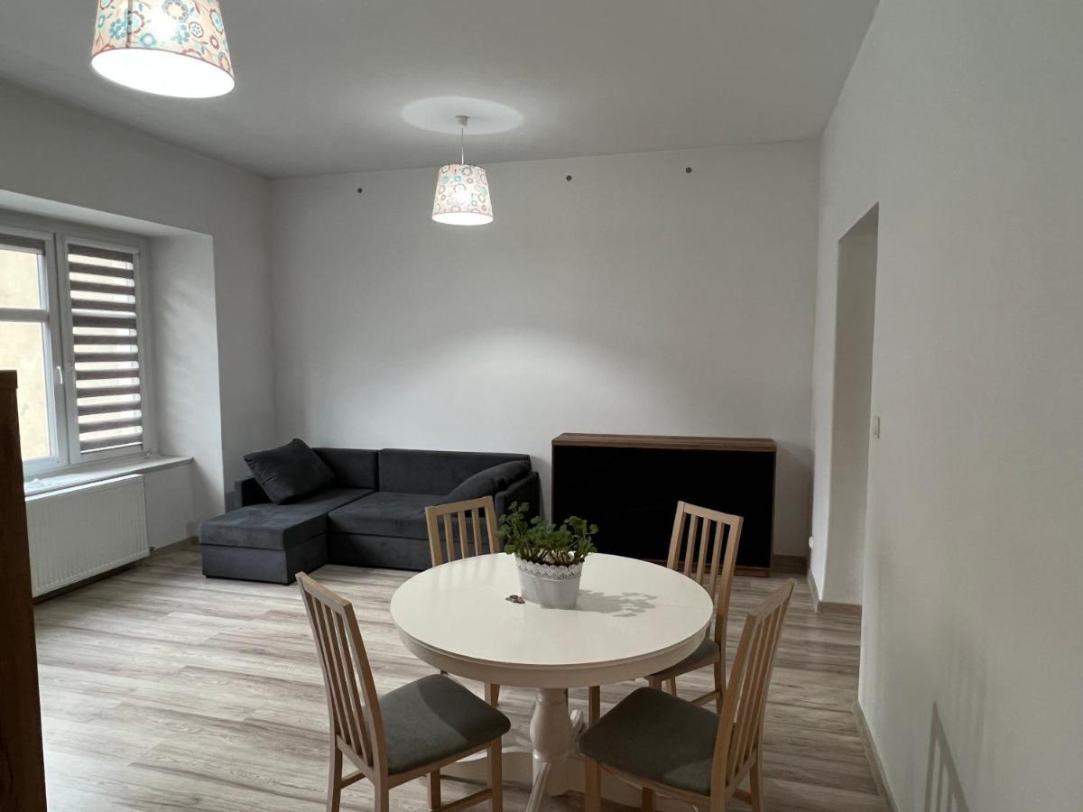 Апартаменти Apartament 3 Pokojowy Z Parkingiem Зомбковіце-Шльонскє Екстер'єр фото