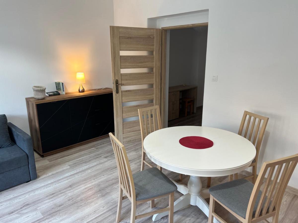 Апартаменти Apartament 3 Pokojowy Z Parkingiem Зомбковіце-Шльонскє Екстер'єр фото